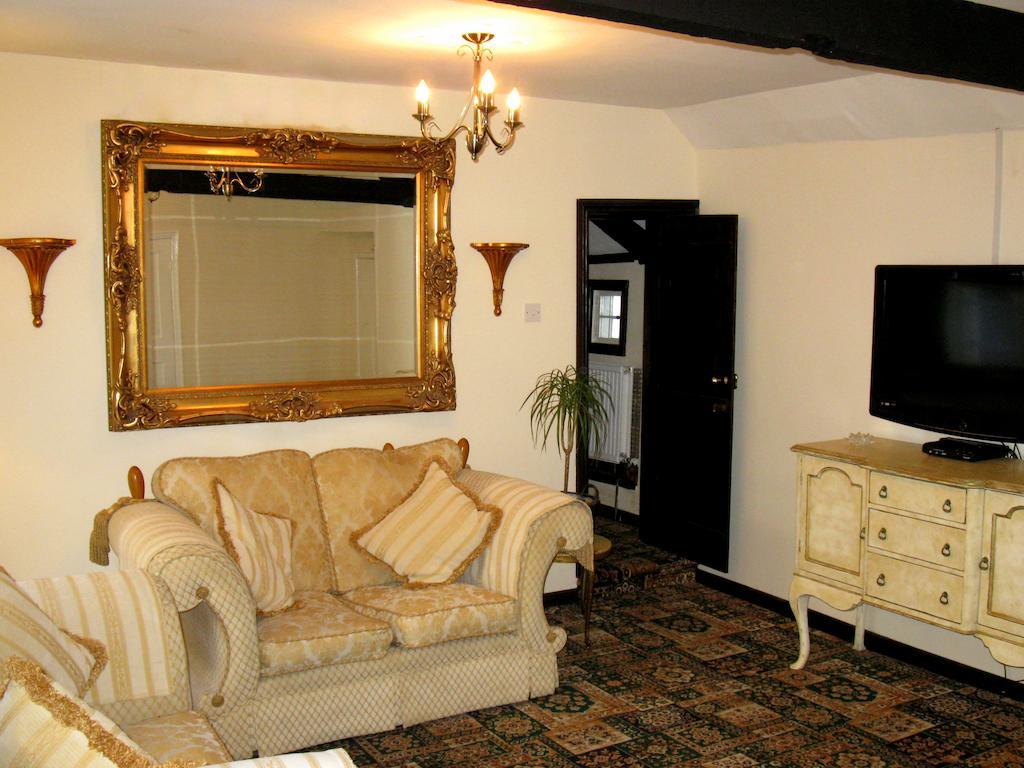 Budget Double Room,724855636:JPEG